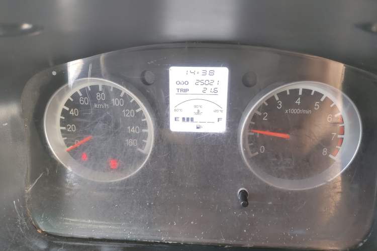 Used Jinbei Hiace X30 2023 1.5L Wealthy Van 2/5-Seater Non-Air-Conditioned Version SWC15M