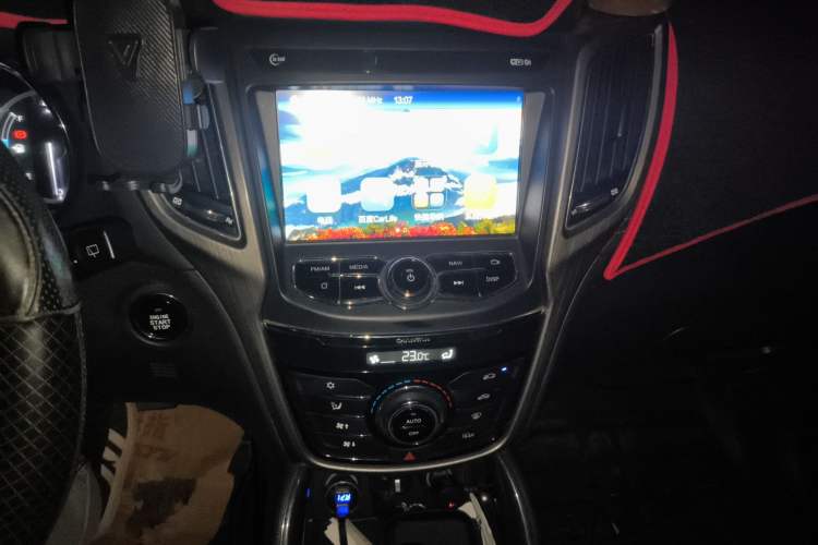 Used CHANGAN CS75 2017 Shangkui Edition 1.5T Automatic Fengxiang Model
