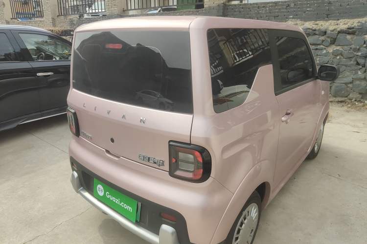 Used Livan Blue Balloon 2025 Model Dynamic Version Rear Right 45 Deg