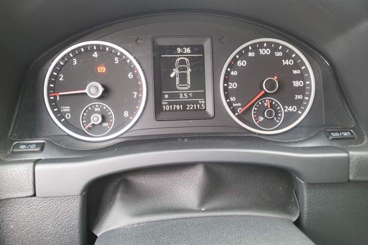 Used Volkswagen Tiguan 2015 1.8TSI Manual Two-Wheel-Drive Limited Edition
