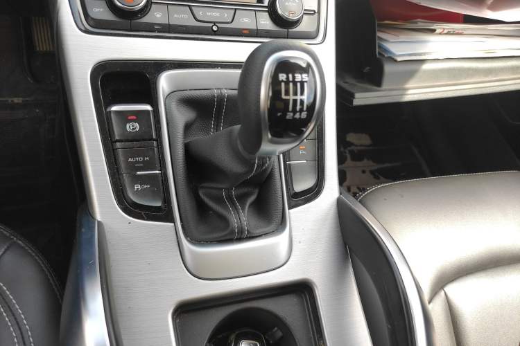 Used Geely Auto Emgrand X7 Sport 2016 2.0L Manual ZhiShang Version