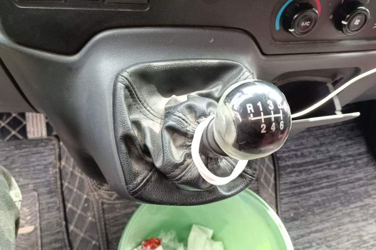 Used Ford Transit Custom 2016 2.2T Short-Wheelbase 6-Seater Mid-Roof Multi-Purpose Vehicle