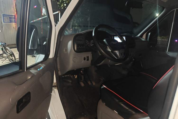 Used JMC Transit 2019 2.8T Commercial Version Short Wheelbase Mid-Roof 6-Seater China VI JX493