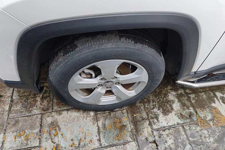 Used Jeep Compass 2017 200T Automatic Family Edition Left Front Wheel Hub