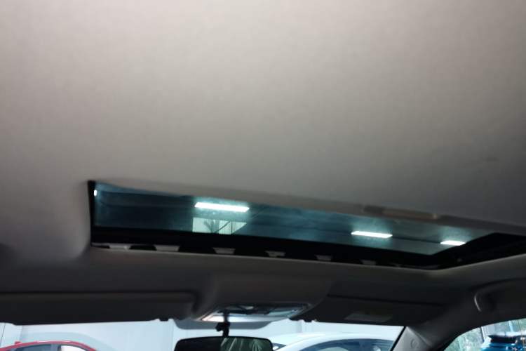 Used CHANGAN CS75 2016 1.8T Automatic Elite Model China V Standard
