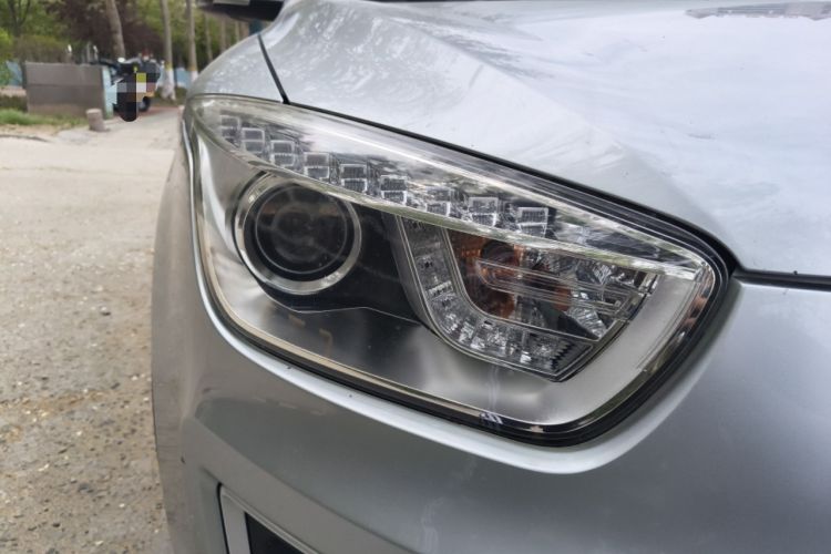 Used Bestune X80 2013 2.0L automatic comfort version Right Front Headlight