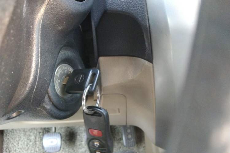 Used Nissan Livina 2013 1.6XE Manual Comfort Edition
