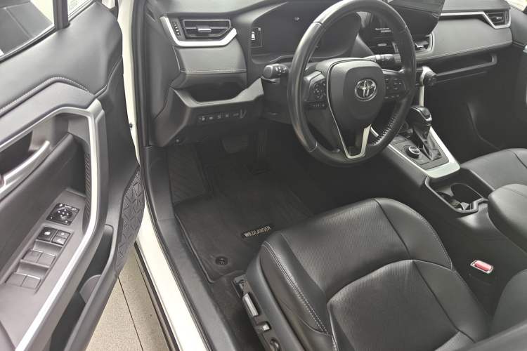 Used Toyota Wildlander 2023 Dual-Motor 2.5L E-CVT Four-Wheel Drive Prestige Edition