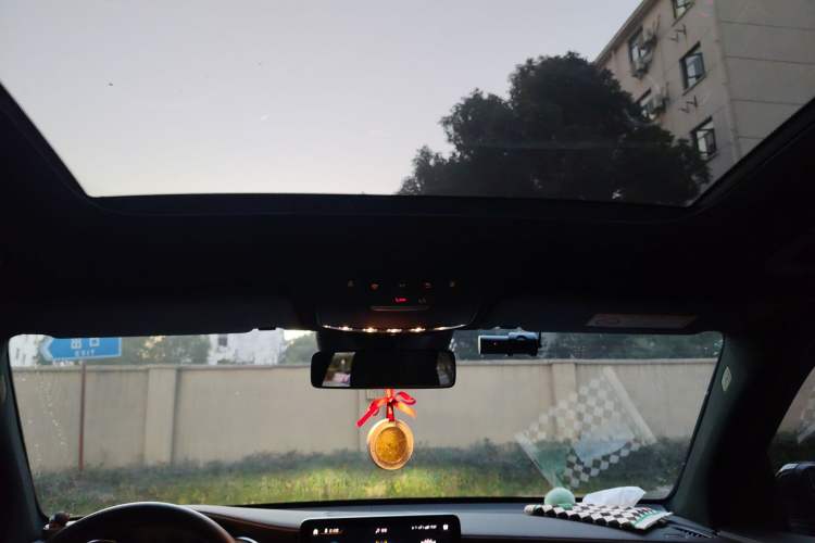 Used Mercedes-Benz GLC 2022 GLC 300 L 4MATIC Dynamic Edition Prestige Model Headliner