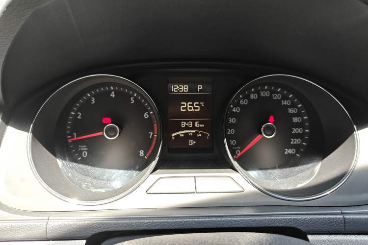 Used Volkswagen Lavida 2015 1.6L Automatic Comfort Edition Instrument Cluster