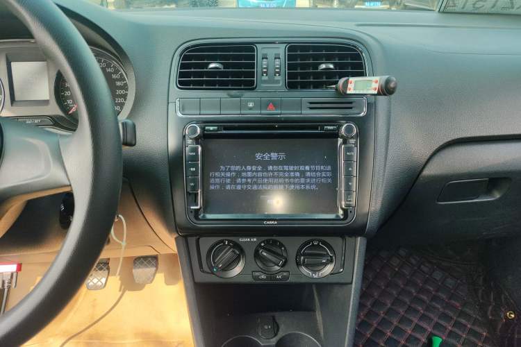 Used Volkswagen Polo 2016 1.4L Manual Fashion Model
