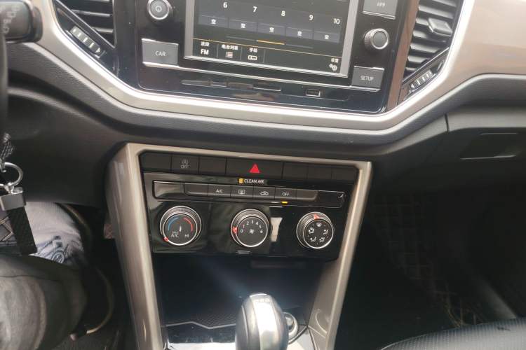 Used Volkswagen T-ROC 2018 280TSI DSG Two-Wheel Drive Advanced Version China V Emission Standard