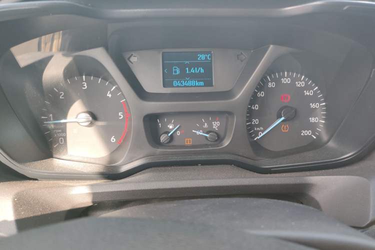 Used Ford Transit 2020 2.0T Diesel Multi-Function Commercial Vehicle Mid-Chassis Low-Roof Design with Dual Rear Doors Meeting China VI Emission Standards