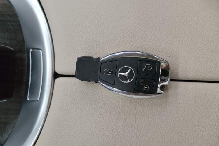 Used Mercedes-Benz GLC 2016 GLC 260 4MATIC Luxury Model Vehicle Key