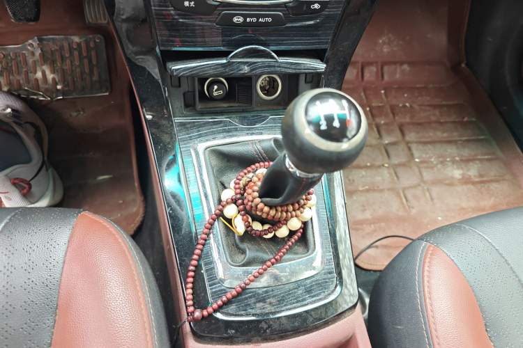 Used BYD Surui 2015 Revised Version 1.5L Manual Luxury Edition
