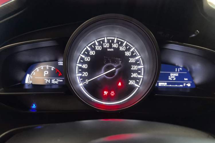 Used Mazda Mazda 3 Axela 2017 Hatchback 1.5L Automatic Comfort Model Emission Standard China V
