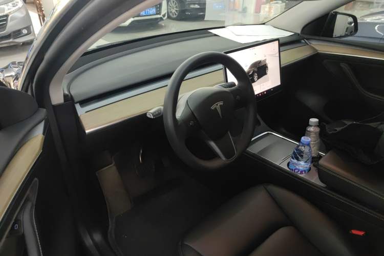 Used Tesla Model Y 2022 Rear-Wheel-Drive Version