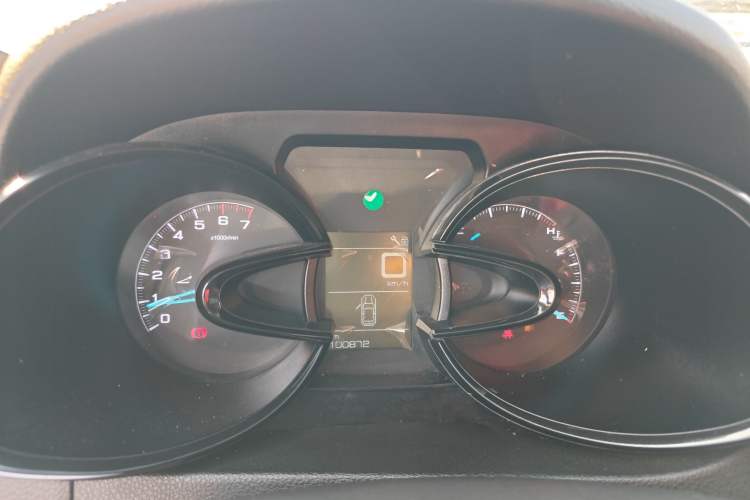 Used Dongfeng Aeolus AX7 2016 1.4T Manual Zhuyue Model
