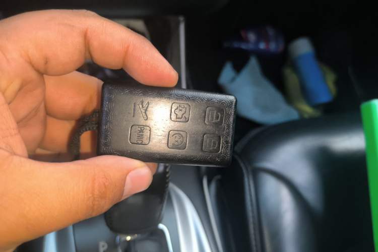 Used Dodge Journey 2013 2.4L Two-Wheel Drive Luxury Version Vehicle Key