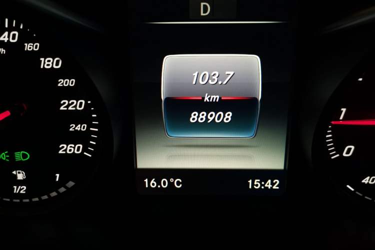 Used Mercedes-Benz V-Class 2016 V 260 Avantgarde Edition
