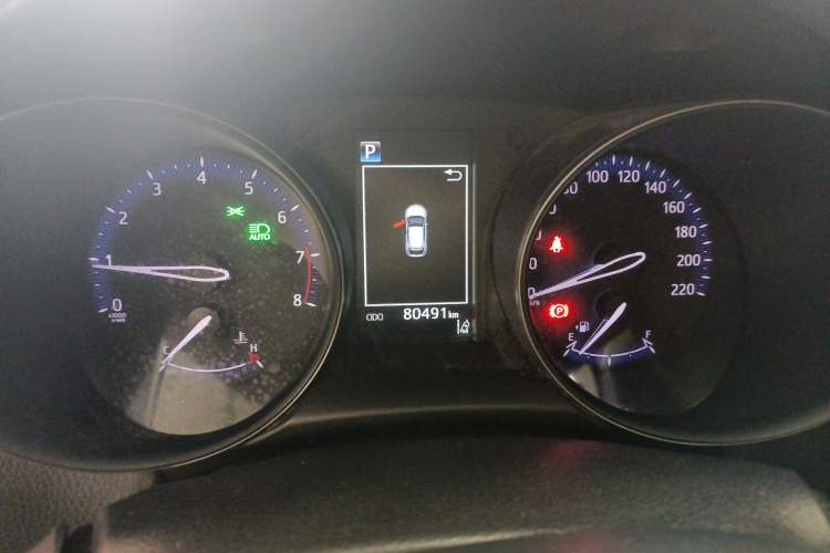 Used Toyota C-HR 2018 2.0L Leading with Sunroof China VI Standard
