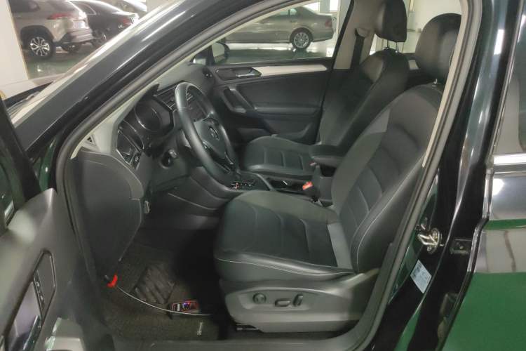 Used Volkswagen Tiguan L 2018 330TSI Automatic Two-Wheel Drive Luxury Edition Left Front Seat