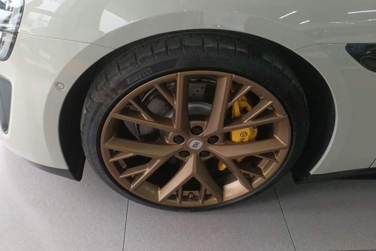 Used Xiaomi Auto SU7 2024 Four-Wheel Drive Ultra-Long Range Advanced Intelligent Driving Max Edition