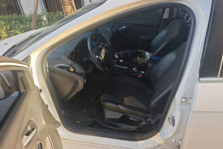 Used Ford Focus 2012 Hatchback 2.0L Automatic Luxury Sport Model
