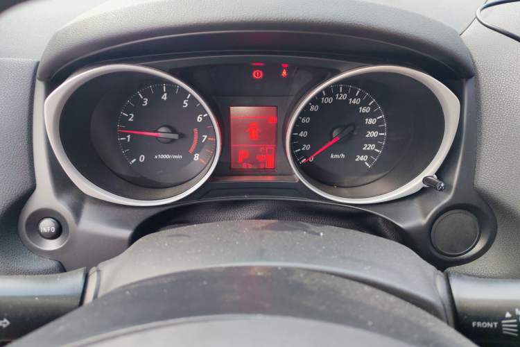 Used Mitsubishi ASX 2013 2.0L CVT Two-Wheel Drive Elite Edition Instrument Cluster