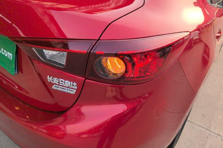 Used Mazda 3 Axela 2016 Sedan 1.5L Automatic Luxury Model
