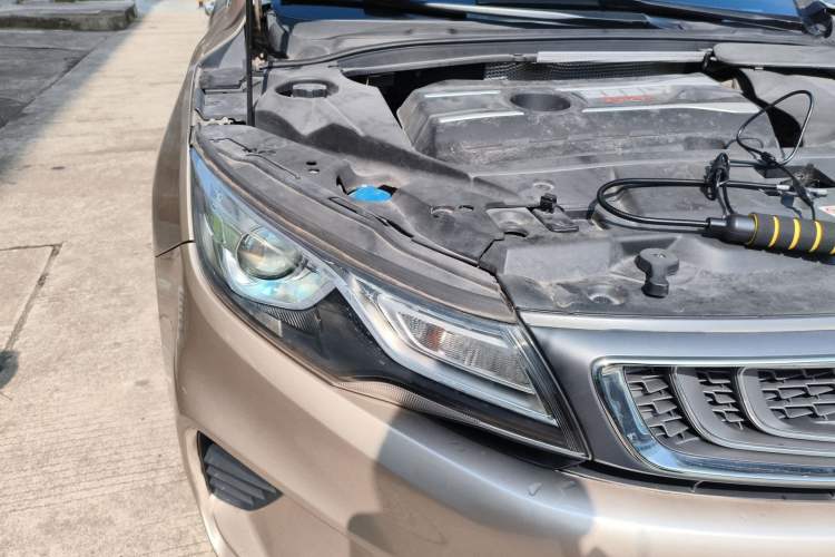 Used Geely Auto Emgrand GL 2018 1.4T Manual Elite Smart Connectivity Version Right Front Headlight