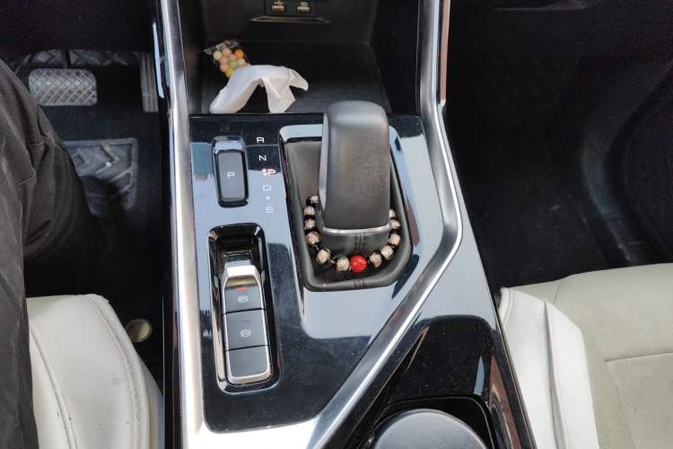 Used Wuling Asta 2022 2.0L DHT Electric-Speed Version