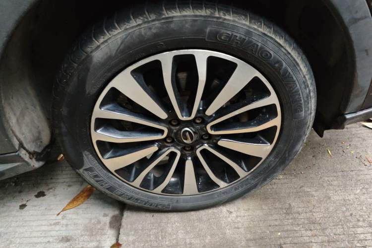 Used GAC Trumpchi GS5 Super 2016 1.8T Automatic All-Wheel-Drive Anniversary Edition Right Front Wheel Hub