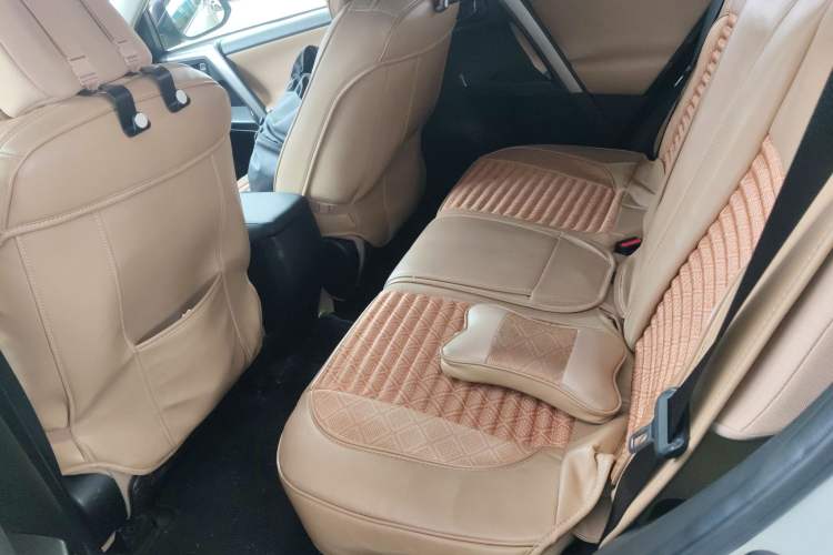 Used Toyota RAV4 2016 2.0L CVT Two-Wheel Drive Fashion Edition China V Standard