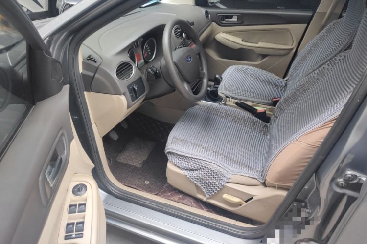 Used Ford Focus 2011 Sedan 1.8L Manual Classic Model
