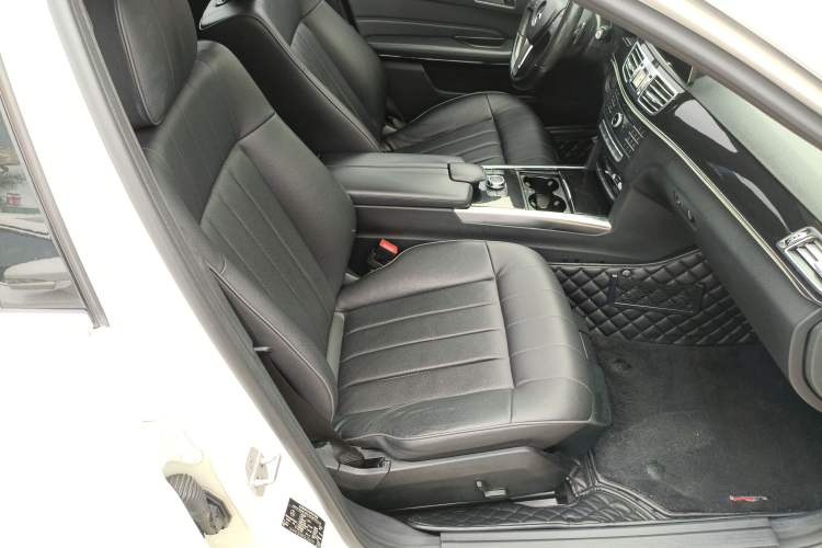 Used Mercedes-Benz E-Class 2015 Revised E 180 L Sport Edition Right Front Seat