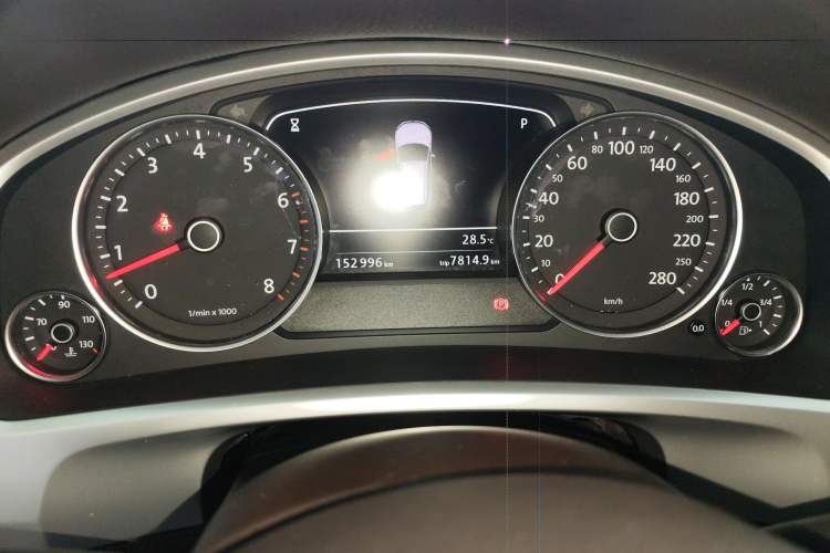 Used Volkswagen Touareg 2011 3.0 TSI Standard Version Instrument Cluster
