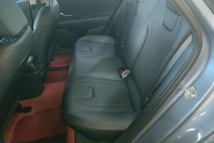 Used Hyundai Elantra 2023 1.5L CVT LUX Prestige Edition
