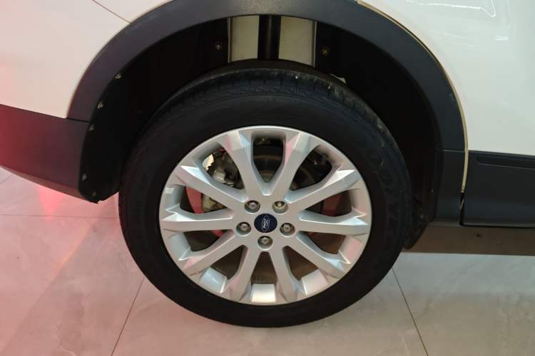 Used Ford Kuga 2013 1.6L GTDi Two-Wheel-Drive Trend Model
