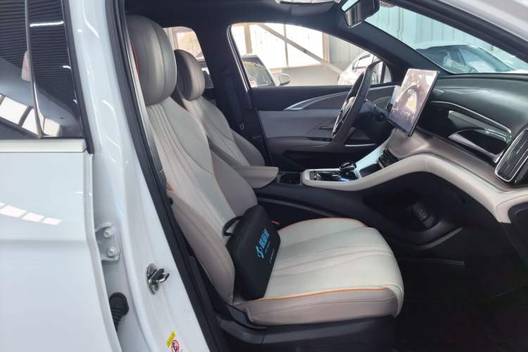 Used BYD Song Pro New Energy 2024 HONOR Edition DM-i 110KM Excellence Model Right Front Seat