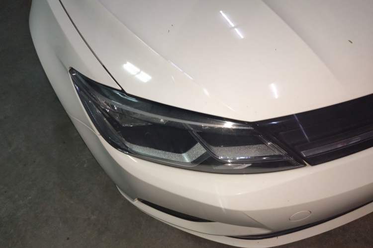 Used Volkswagen Lamando 2015 230TSI DSG Fashion Edition Right Front Headlight