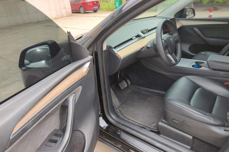 Used Tesla Model Y 2021 Standard Range Rear-Wheel Drive Version