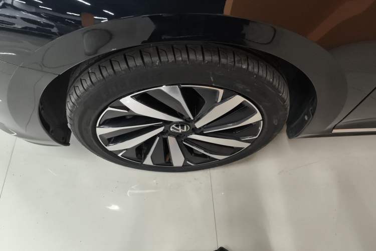 Used Volkswagen Passat 2024 380TSI Elite Edition Left Front Wheel Hub