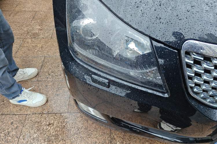 Used Toyota Crown 2011 2.5L Royal Special Edition with Leather and Sunroof