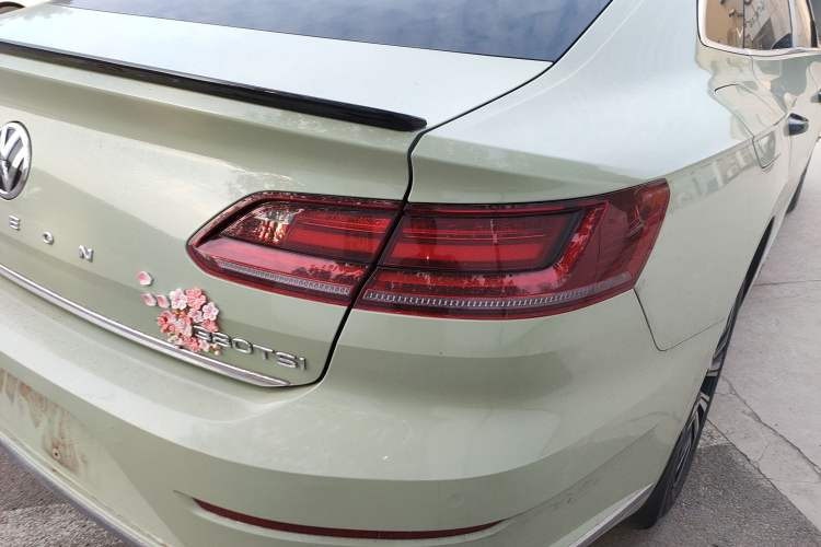 Used Volkswagen FAW-Volkswagen CC 2020 330TSI Glamour Edition China VI Standard Right Rear Taillight