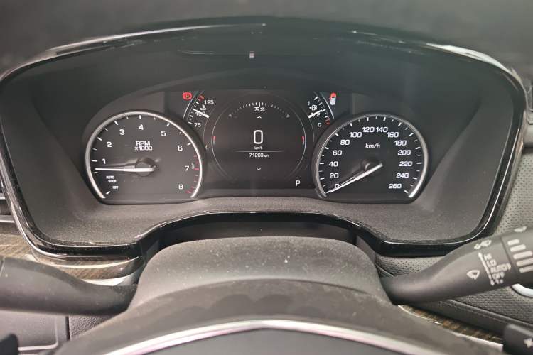 Used Cadillac XT5 2018 25T Luxury Model