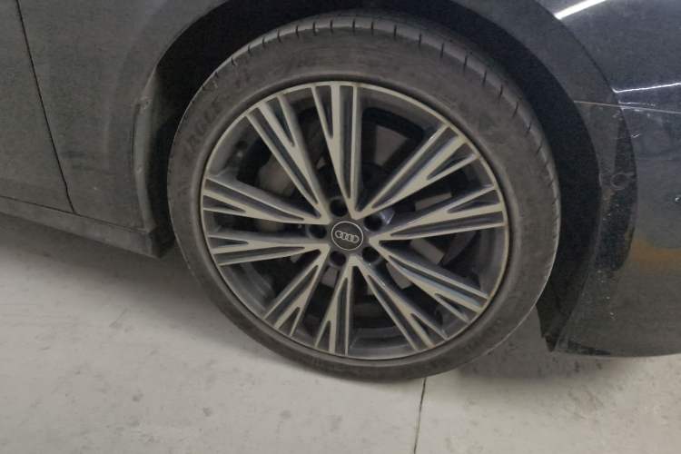 Used Audi A6L 2024 55 TFSI quattro Prestige Dynamic Edition Right Front Wheel Hub