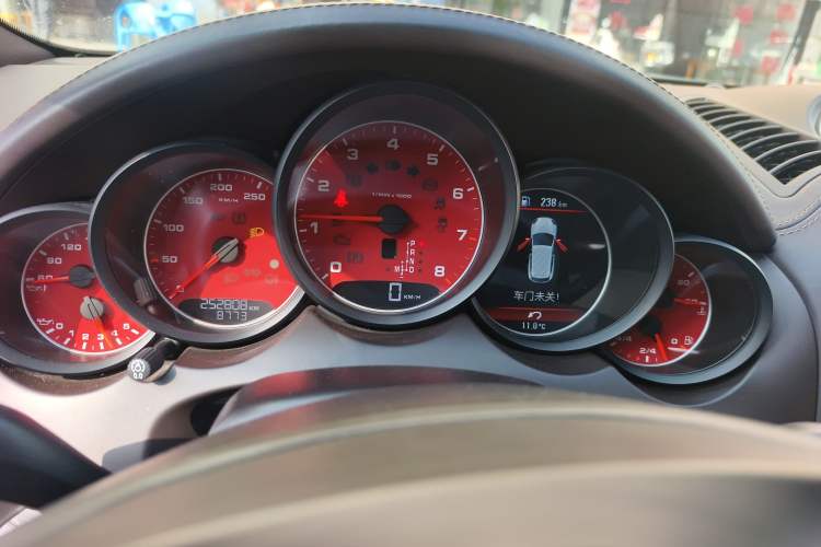 Used Porsche Cayenne 2011 Cayenne 3.0T Instrument Cluster