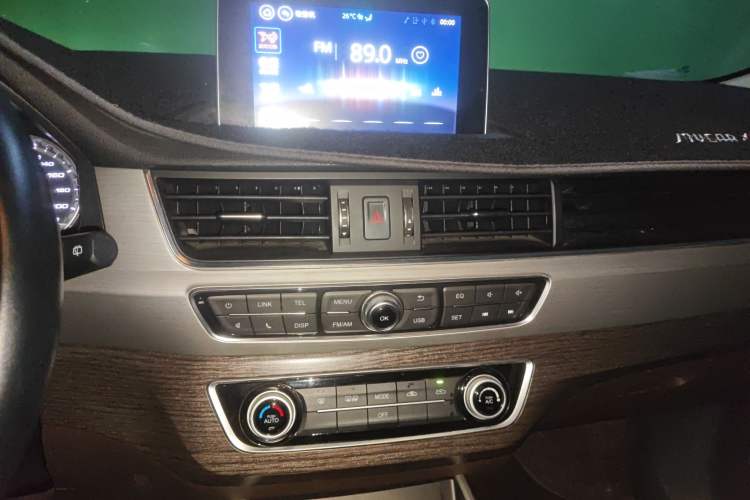 Used FORTHING Joyear X5 2017 Jingxiang Series 1.5T CVT Luxury Model
