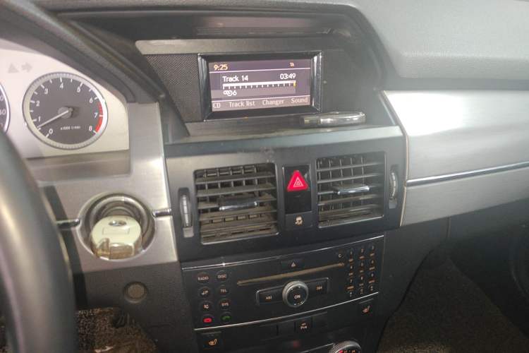 Used Mercedes-Benz GLK-Class 2012 GLK 300 4MATIC Dynamic Edition Audio And AC Panel